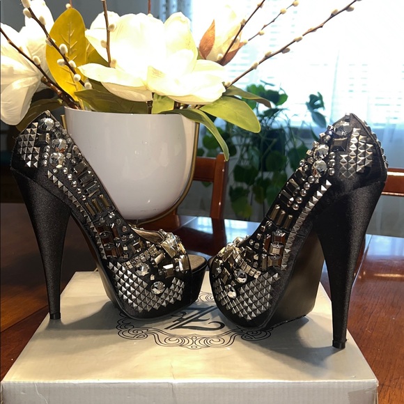 Ziginy Royale peep toe heel pumps - Picture 7 of 9
